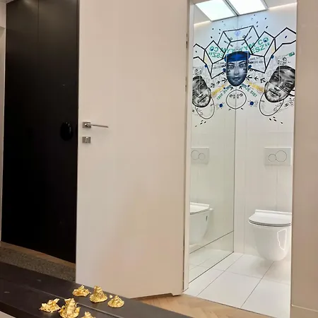 Art & Design 3 In Center Wrocław