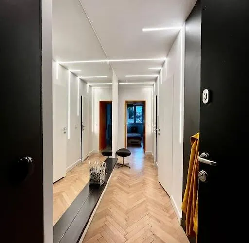 Art & Design 3 In Center Wrocław